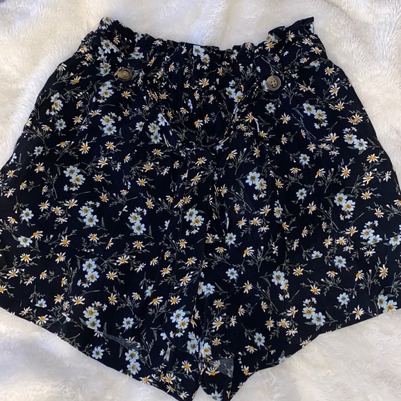 Nwt Floral American eagle high waisted shorts - Picture 1 of 6